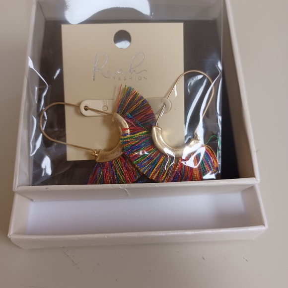 GIFT BOXED rainbow boho earrings ๐ - Picture 4 of 8